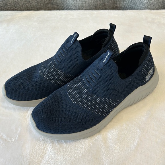 Men's Skechers Ultra Flex Navy Blue memory foam sneakers Size 10 1/2 - Picture 2 of 8